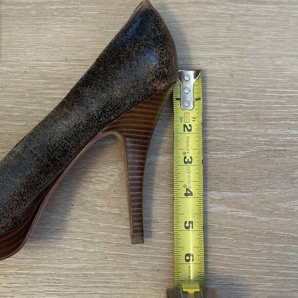 Coach Women's Bergen Soft Crackled Leather Beaded Flower Heel Pump 10B - Picture 9 of 9